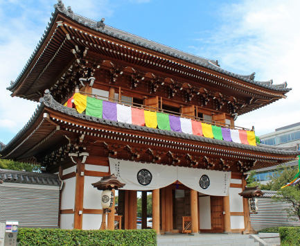 多くの神社仏閣に見守られてきた、安らぎの地