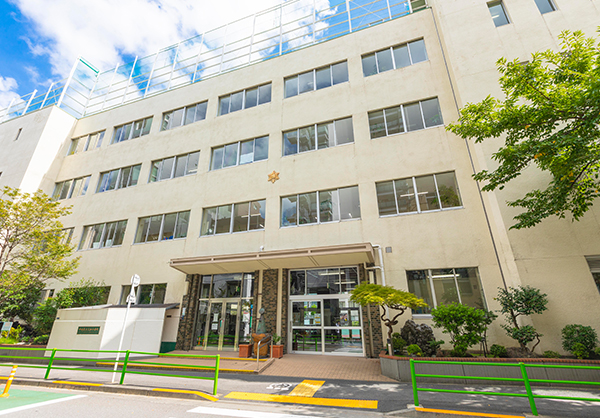 久松小学校（約530m／徒歩7分）